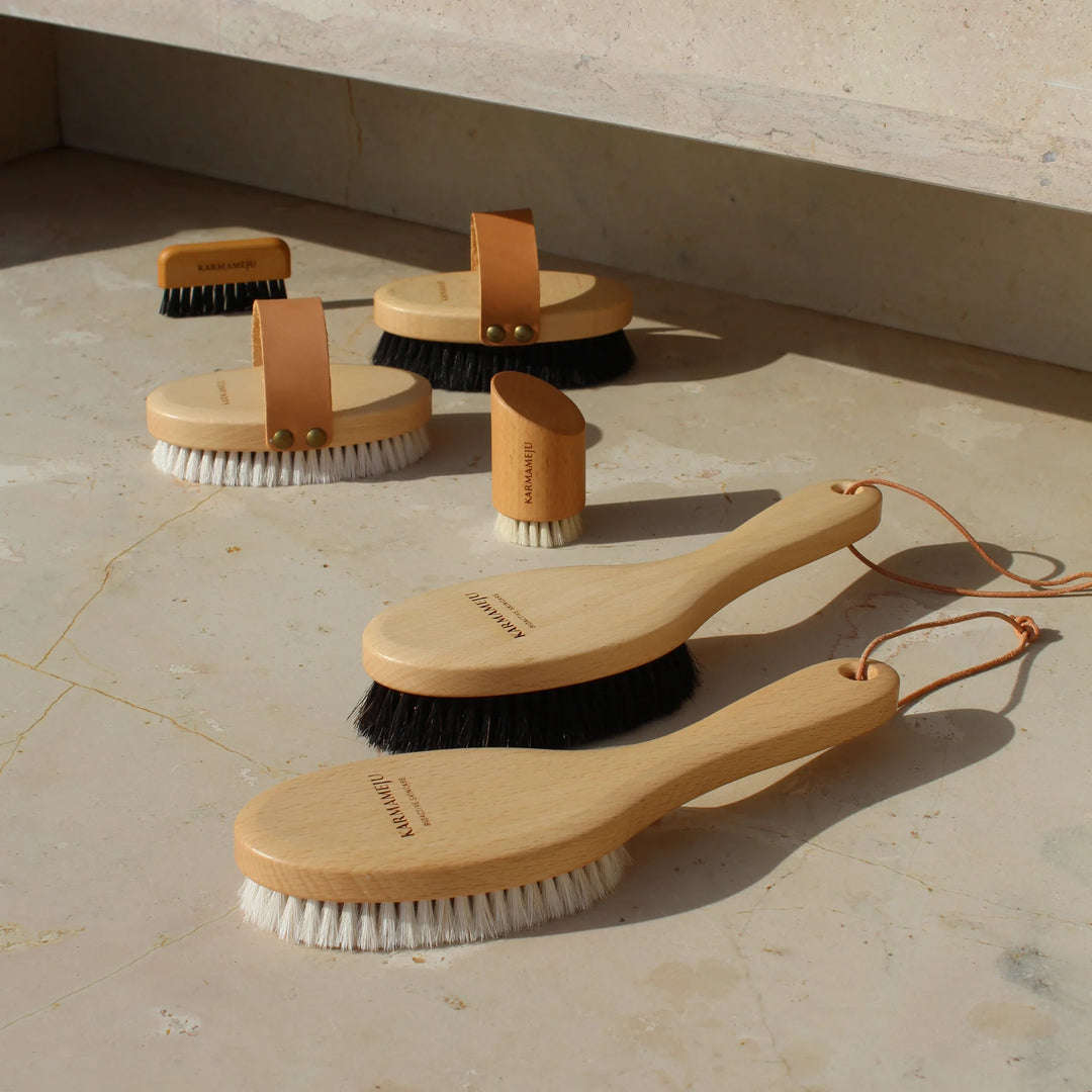 RECHARGE Body Brush - Lang Handvat